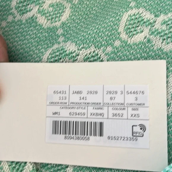 SOLD! NWT AND Box Gucci long sleeve GG Logo Sweater - special edition! PERFECT - Picture 5 of 9